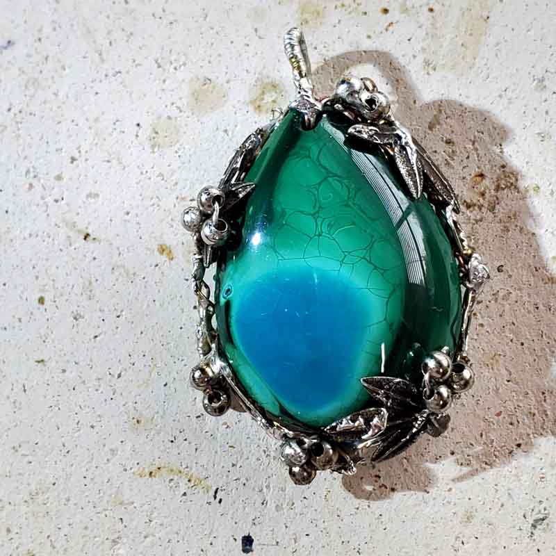 石の上の風景】大地の青い瞳・セノーテを観るクリソコラインマラカイト